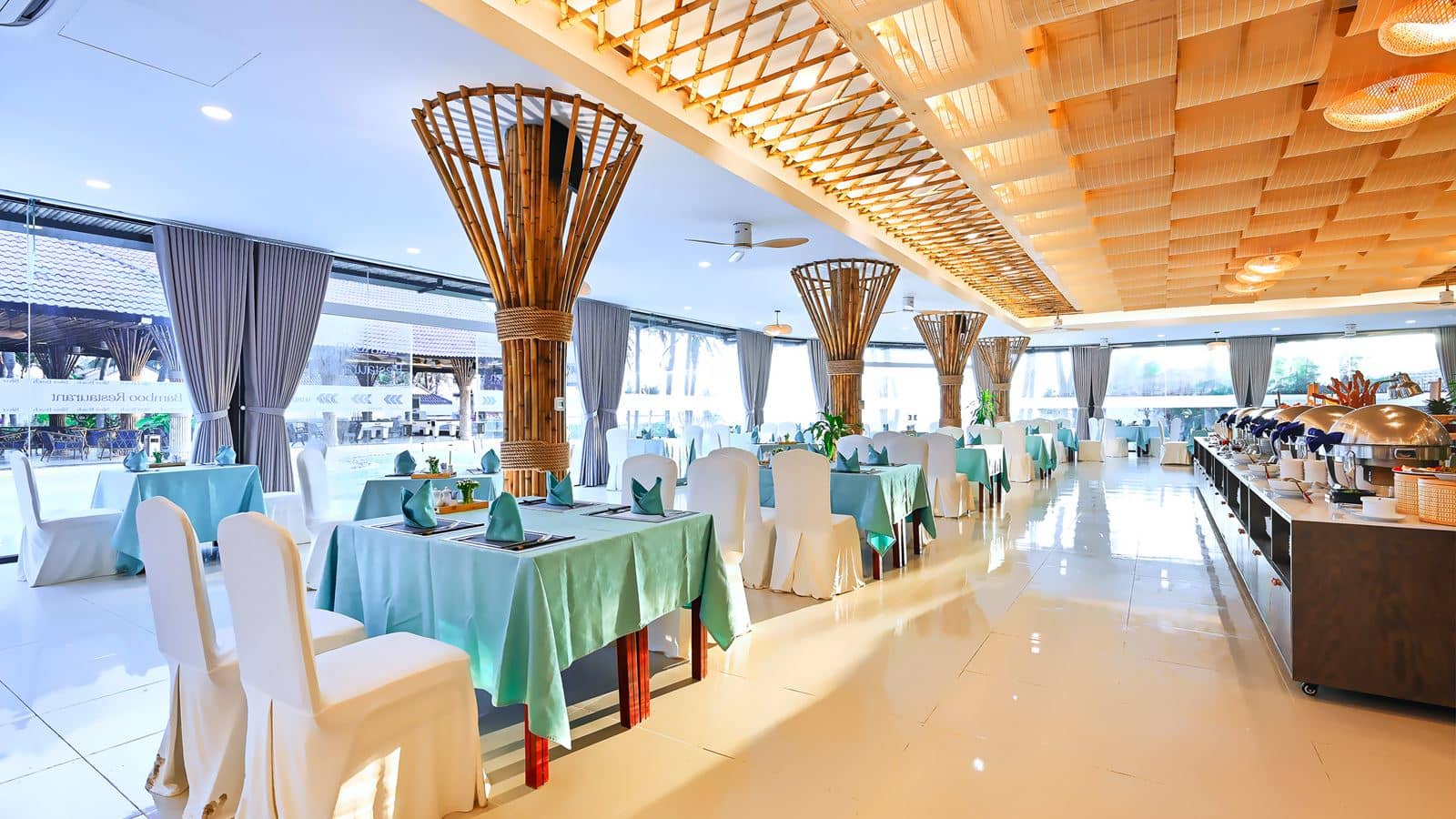 restaurants-oceania-restaurant--pool