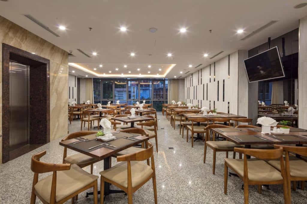 restaurants-restaurant