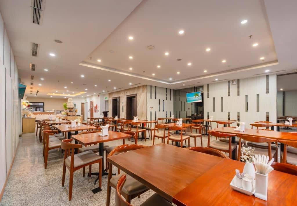restaurants-restaurant