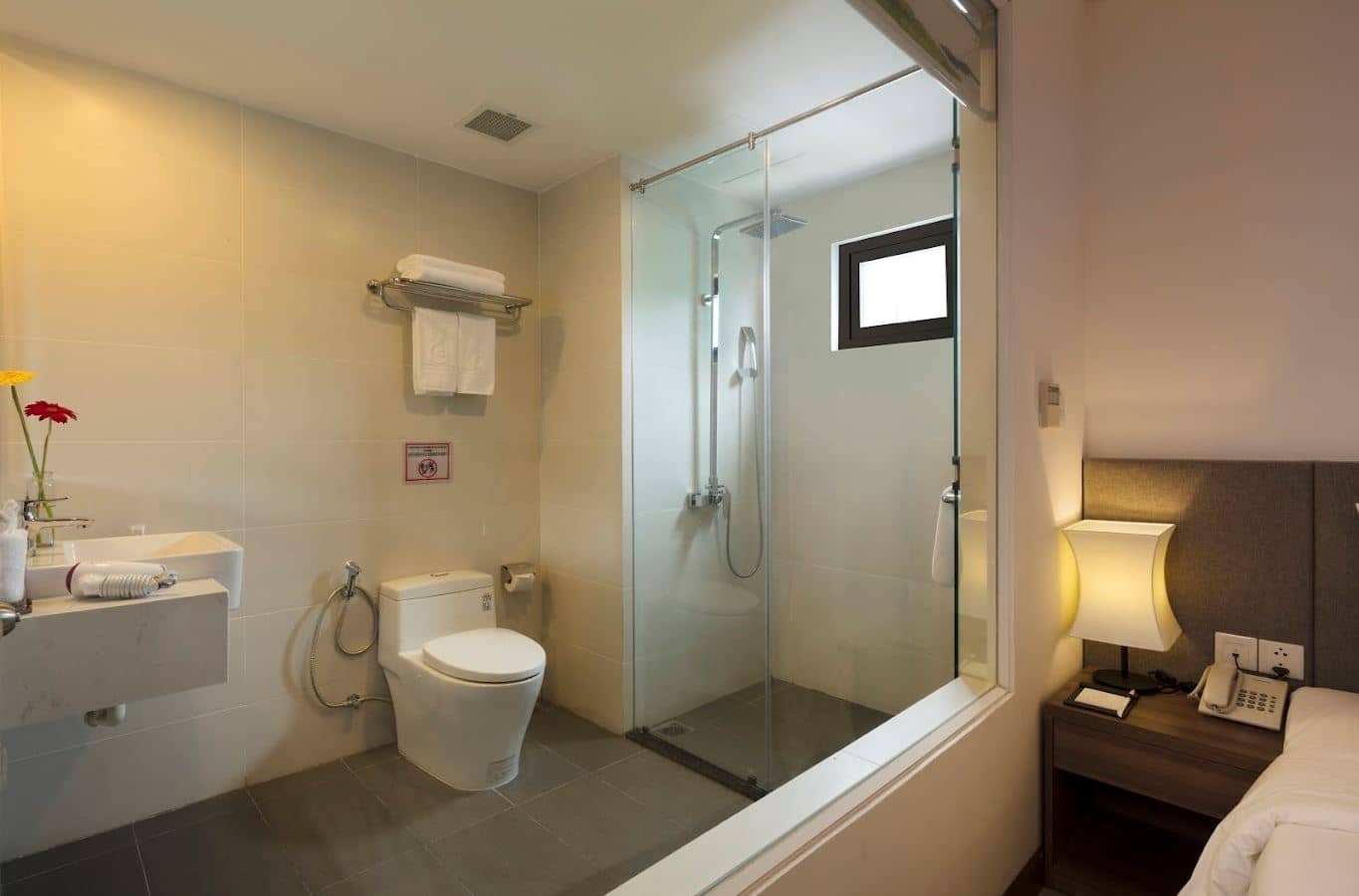 rooms-premier-deluxe-with-balcony
