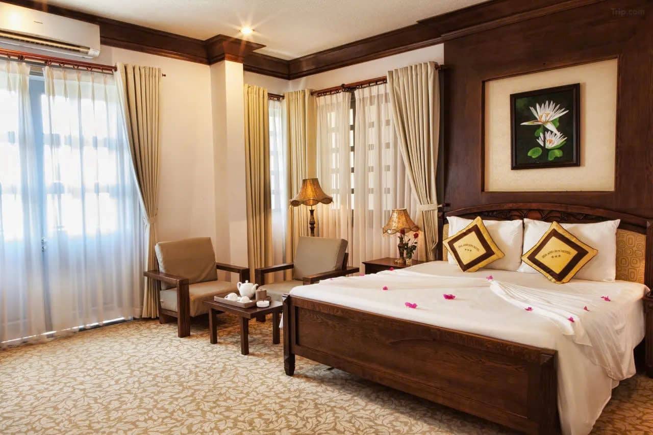 rooms-suite-partial-seaview-with-balcony