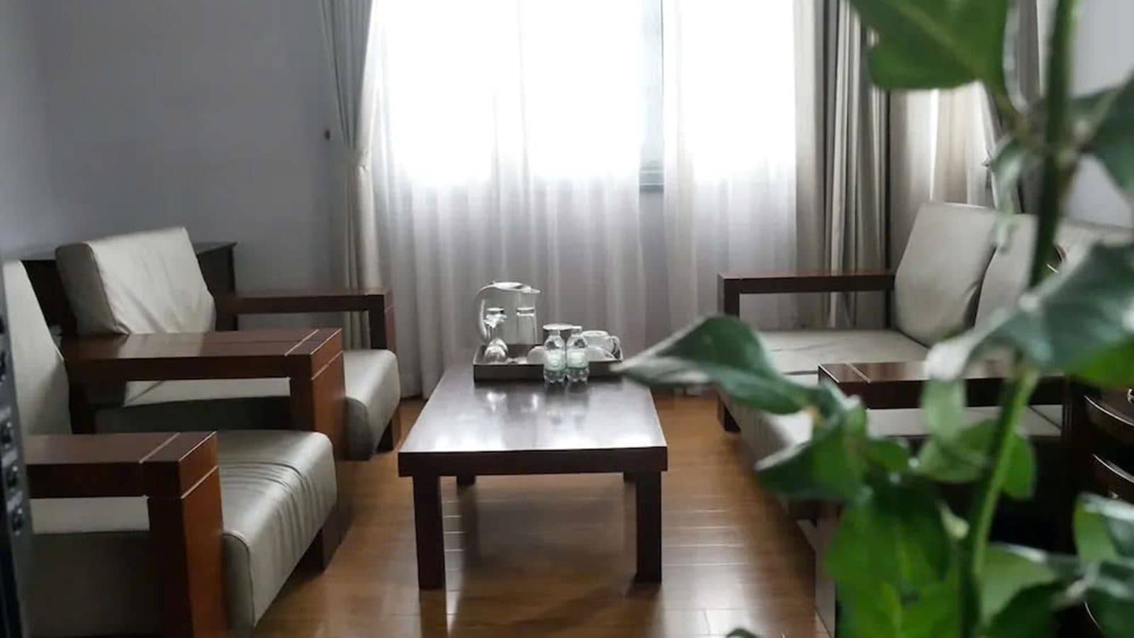 rooms-luxury-suite-seaview-with-balcony