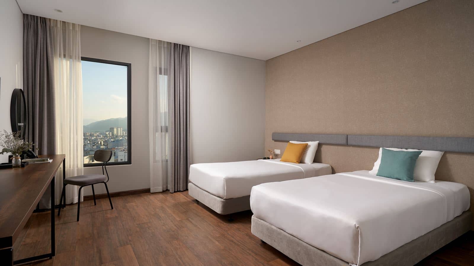 rooms-cozy-twin-with-city-view-child-without-extra-bed