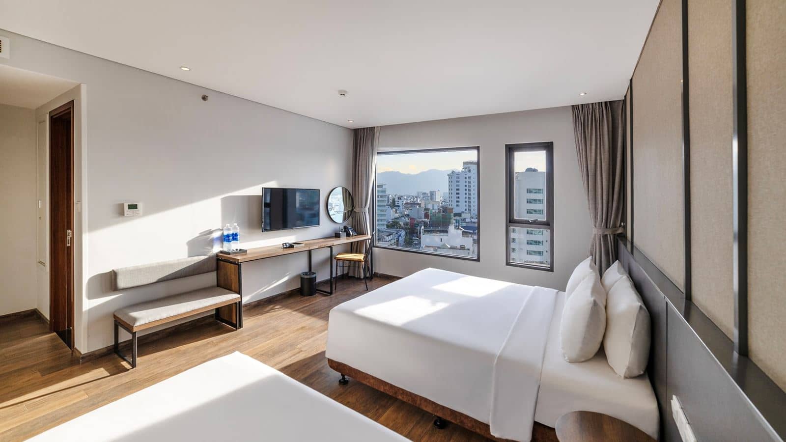 rooms-roomy-double-with-city-view-child-without-extra-bed