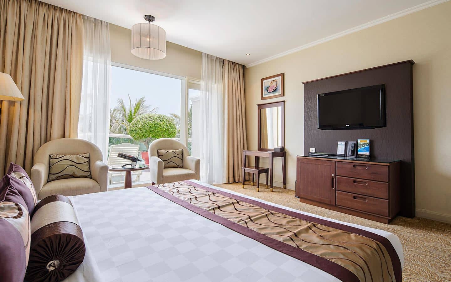 rooms-superior-pool-view-with-balcony