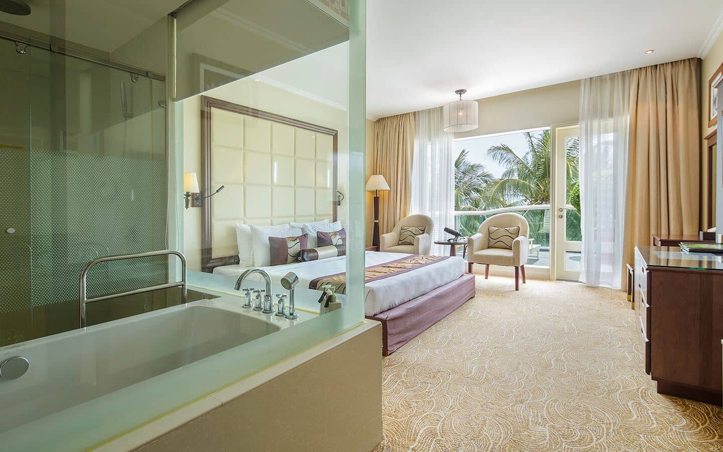 rooms-superior-pool-view-with-balcony