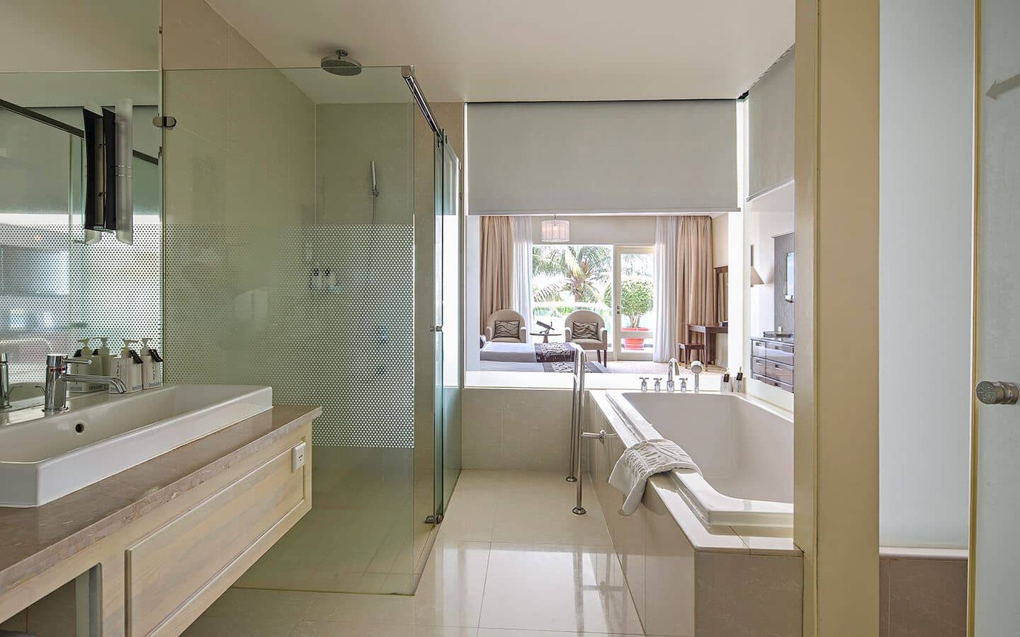 rooms-deluxe-pool-view-with-balcony-child-without-extra-bed