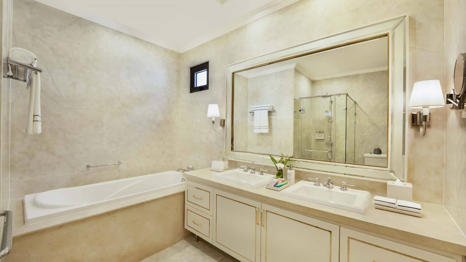 rooms-2bedroom-villa-lake-view-with-private-pool-no-extra-bed