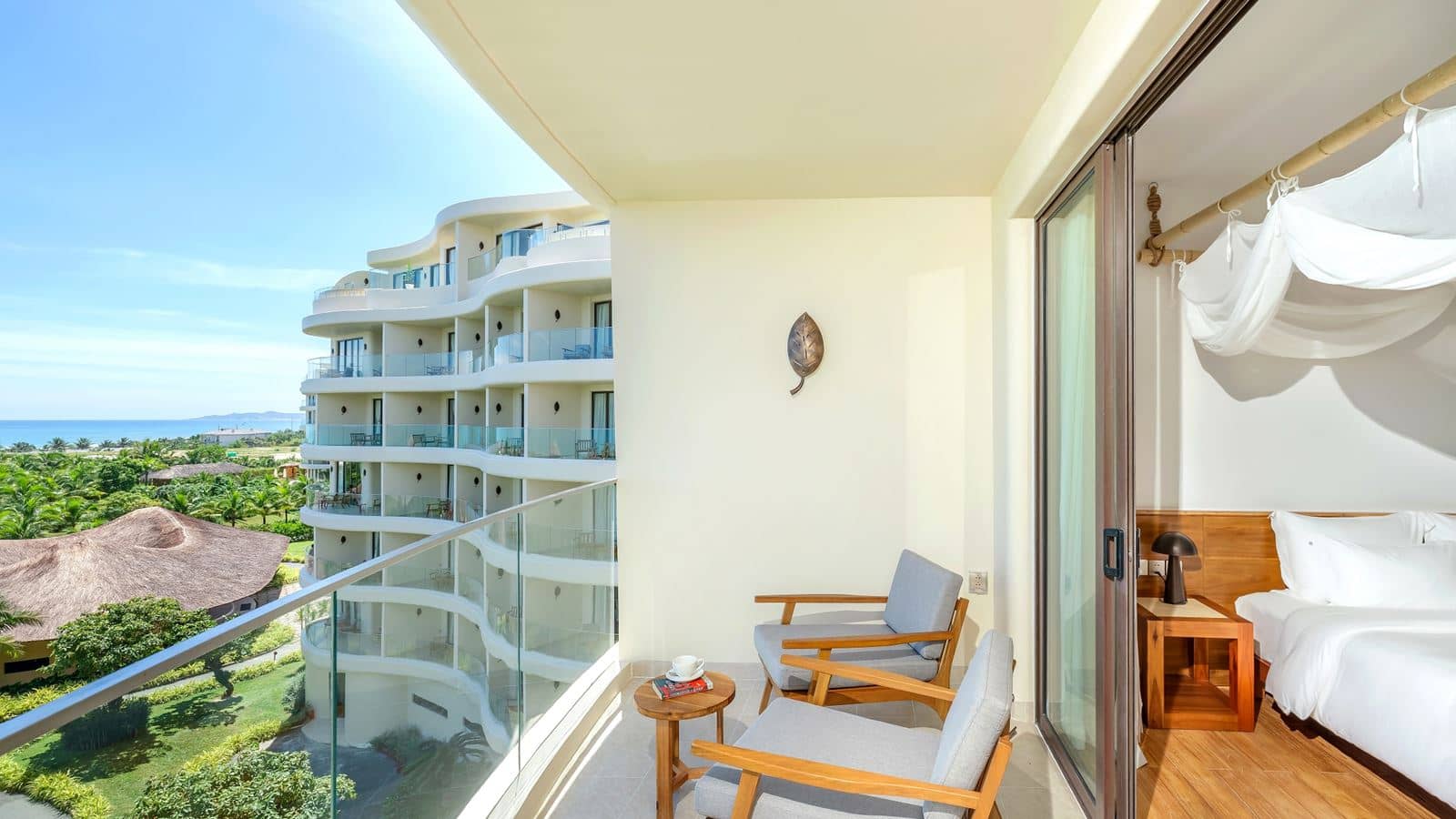 rooms-deluxe-sea-view