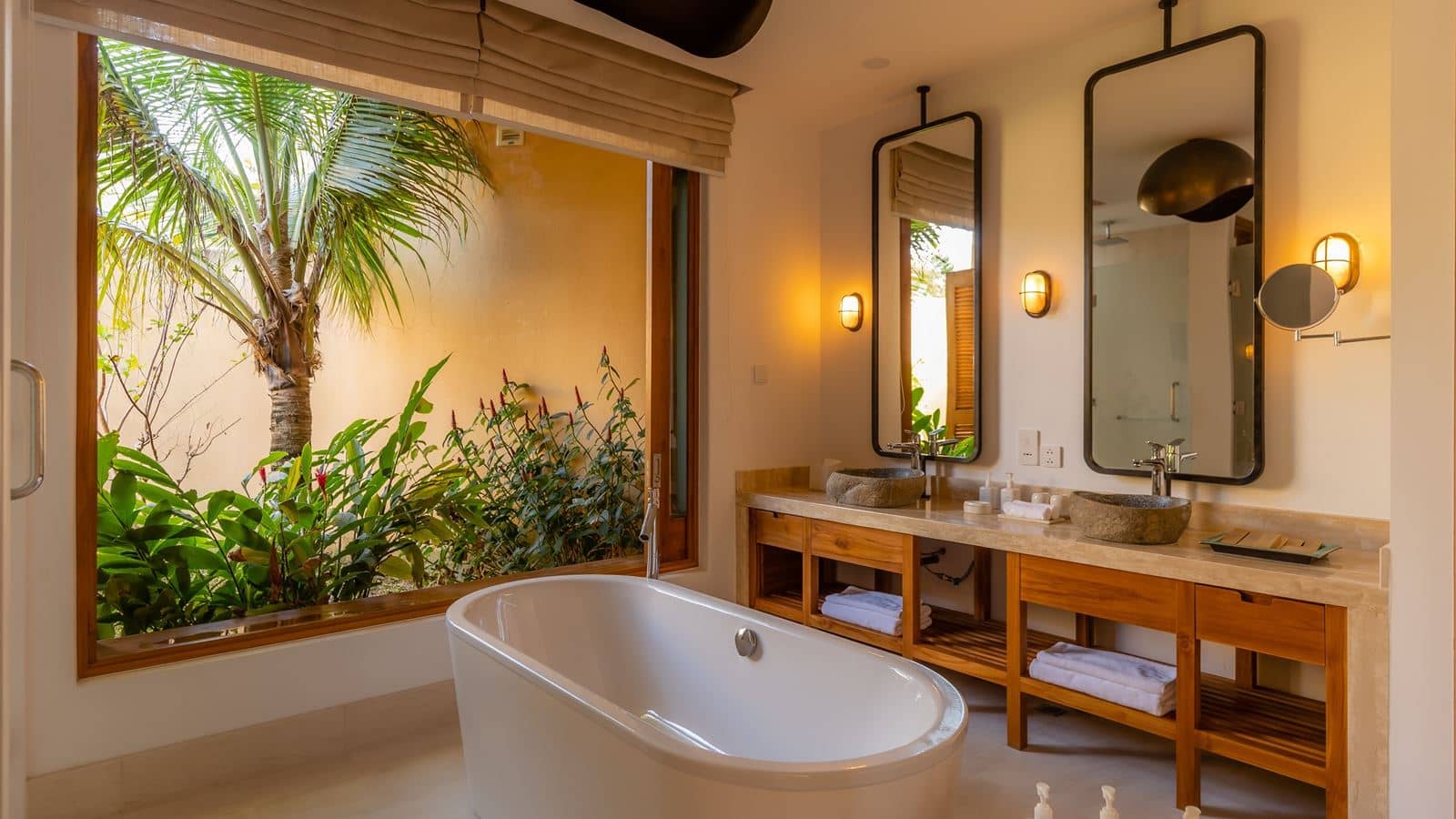rooms-1bedroom-beach-front-pool-villa