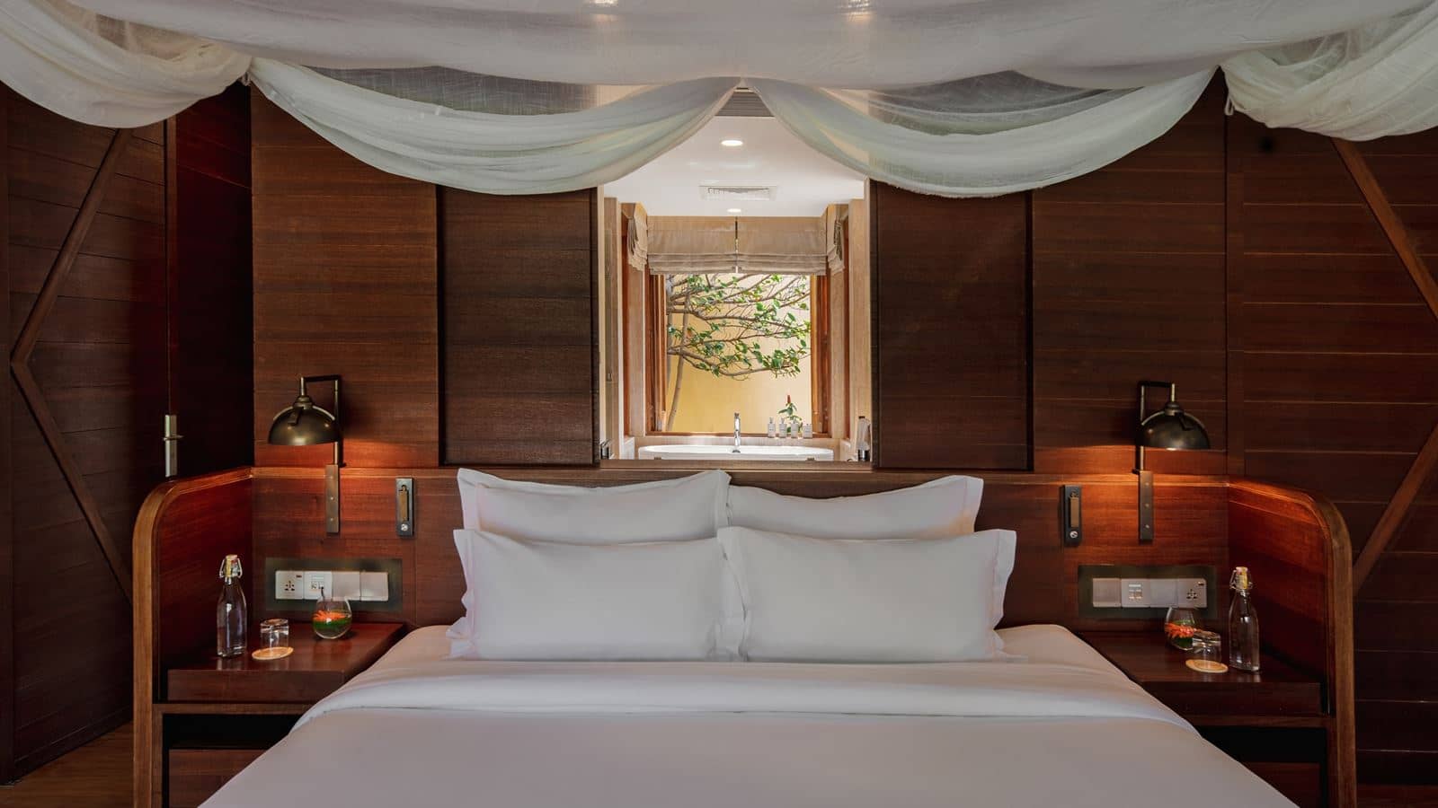 rooms-2bedroom-beach-front-pool-villa-child-without-extra-bed