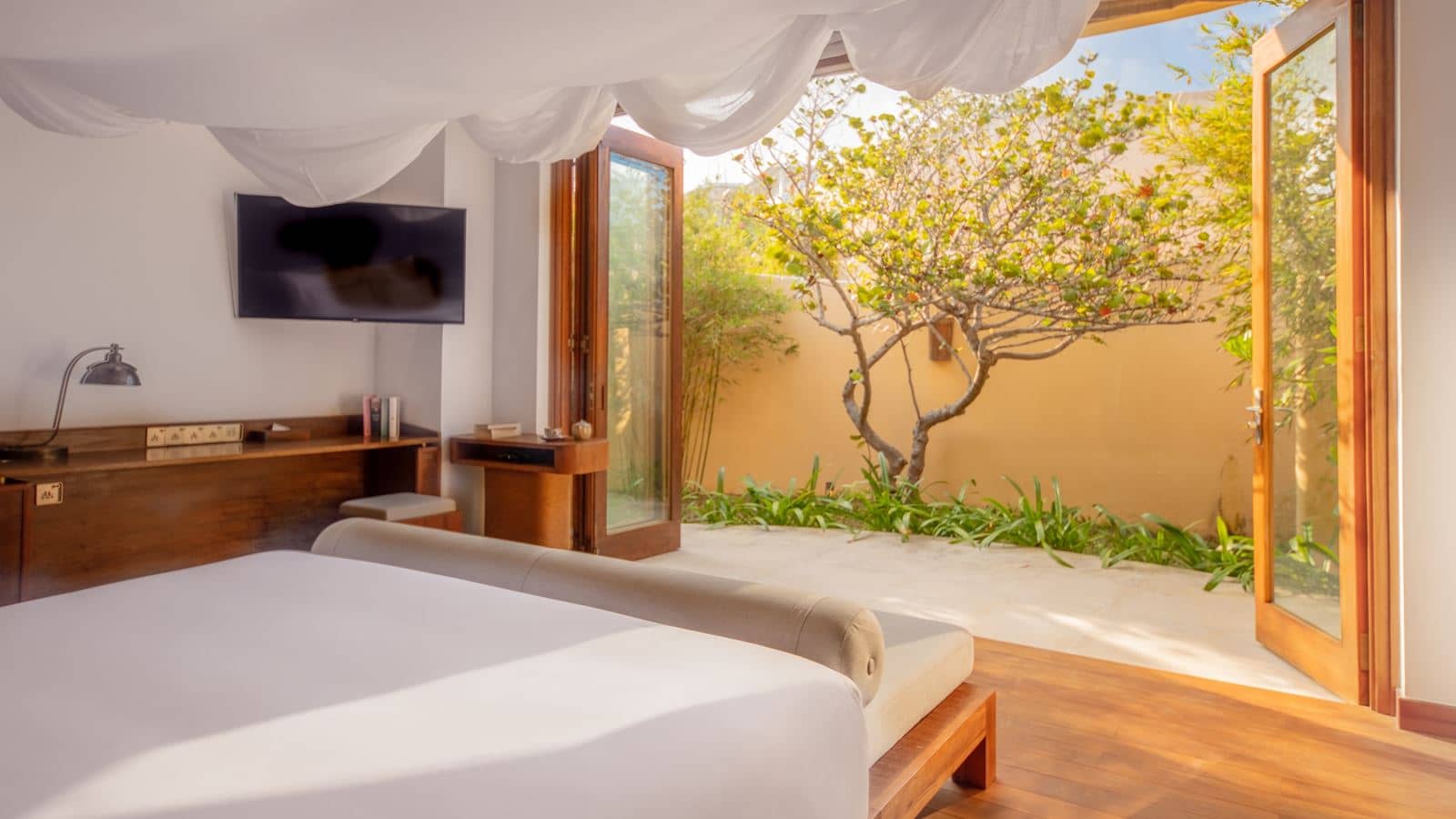 rooms-2bedroom-beach-front-pool-villa-child-without-extra-bed