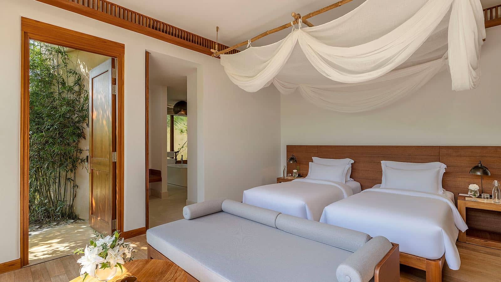 rooms-4bedroom-beach-front-pool-villa-child-without-extra-bed