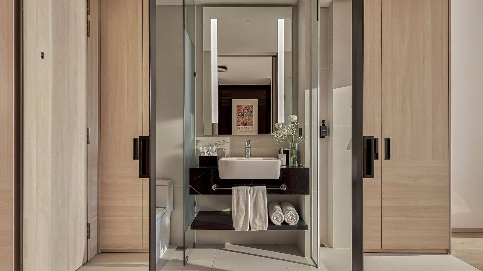 rooms-deluxe-city-view-with-balcony-child-without-extra-bed