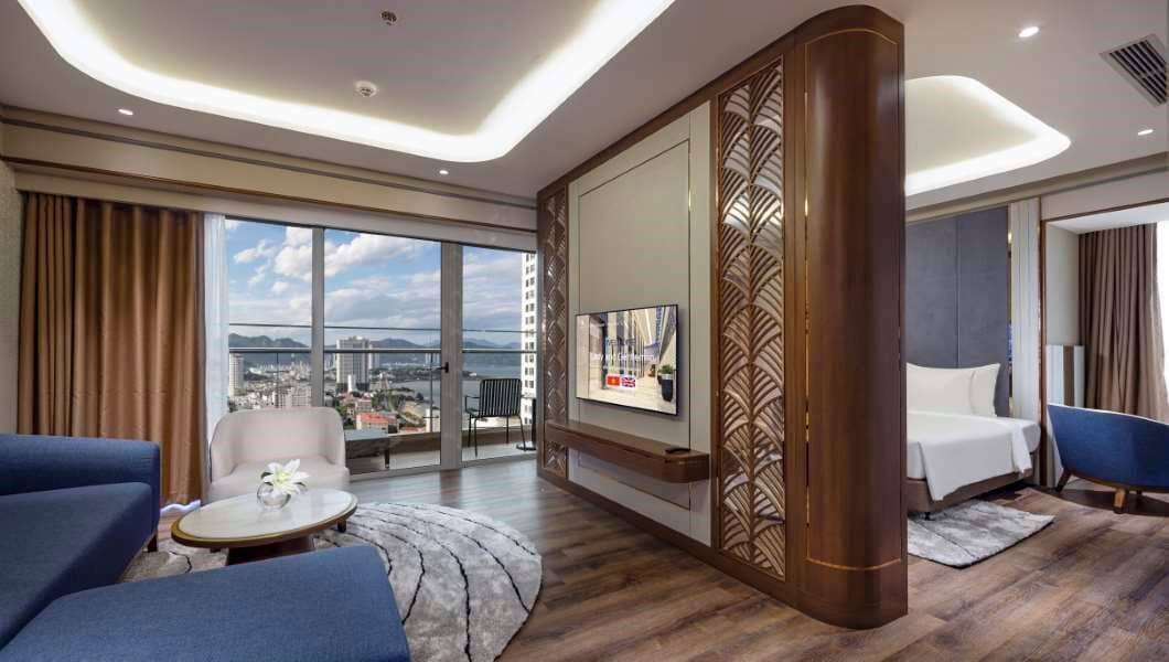 rooms-executive-club-suite-with-balcony