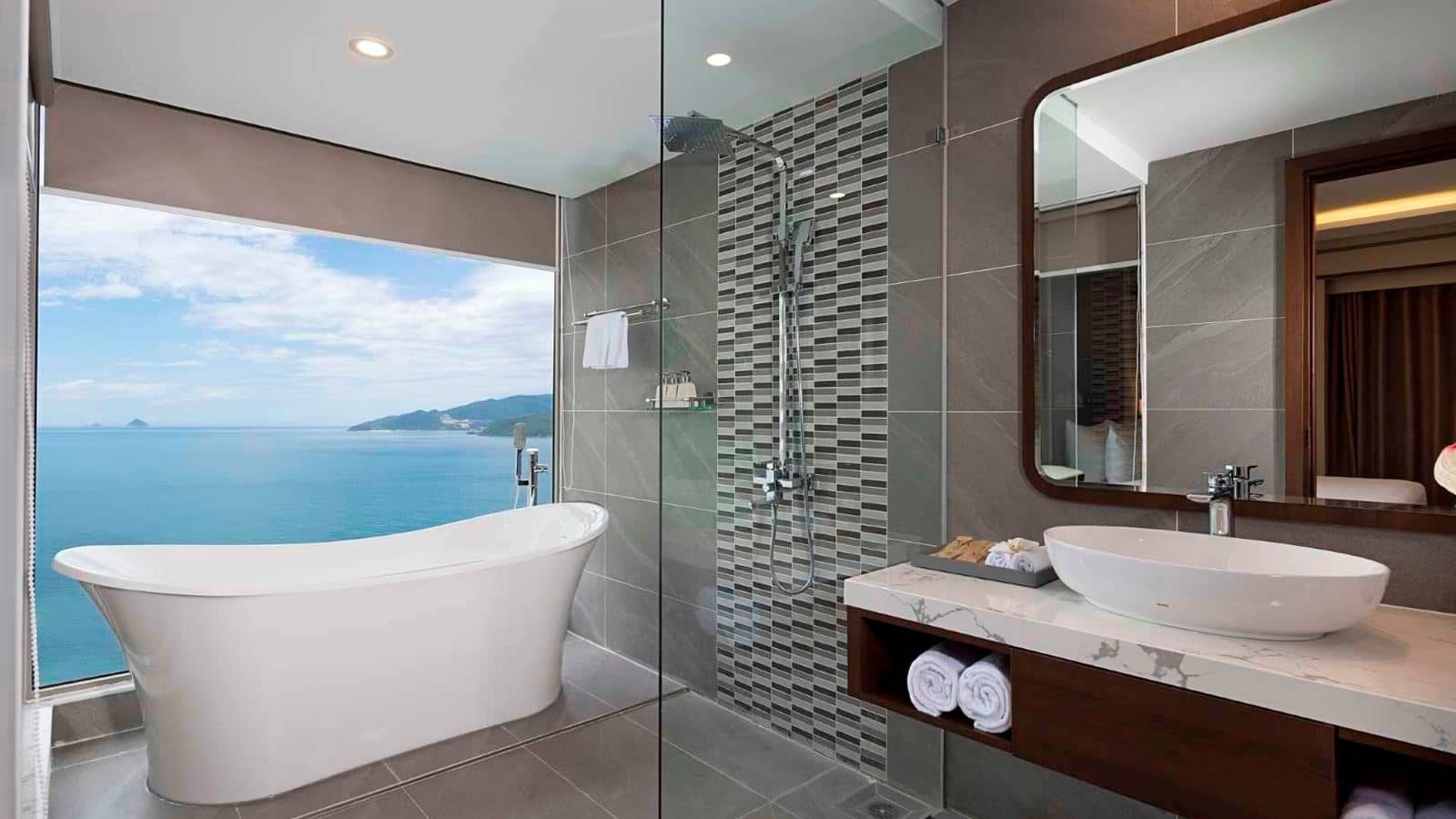 rooms-executive-club-suite-with-balcony
