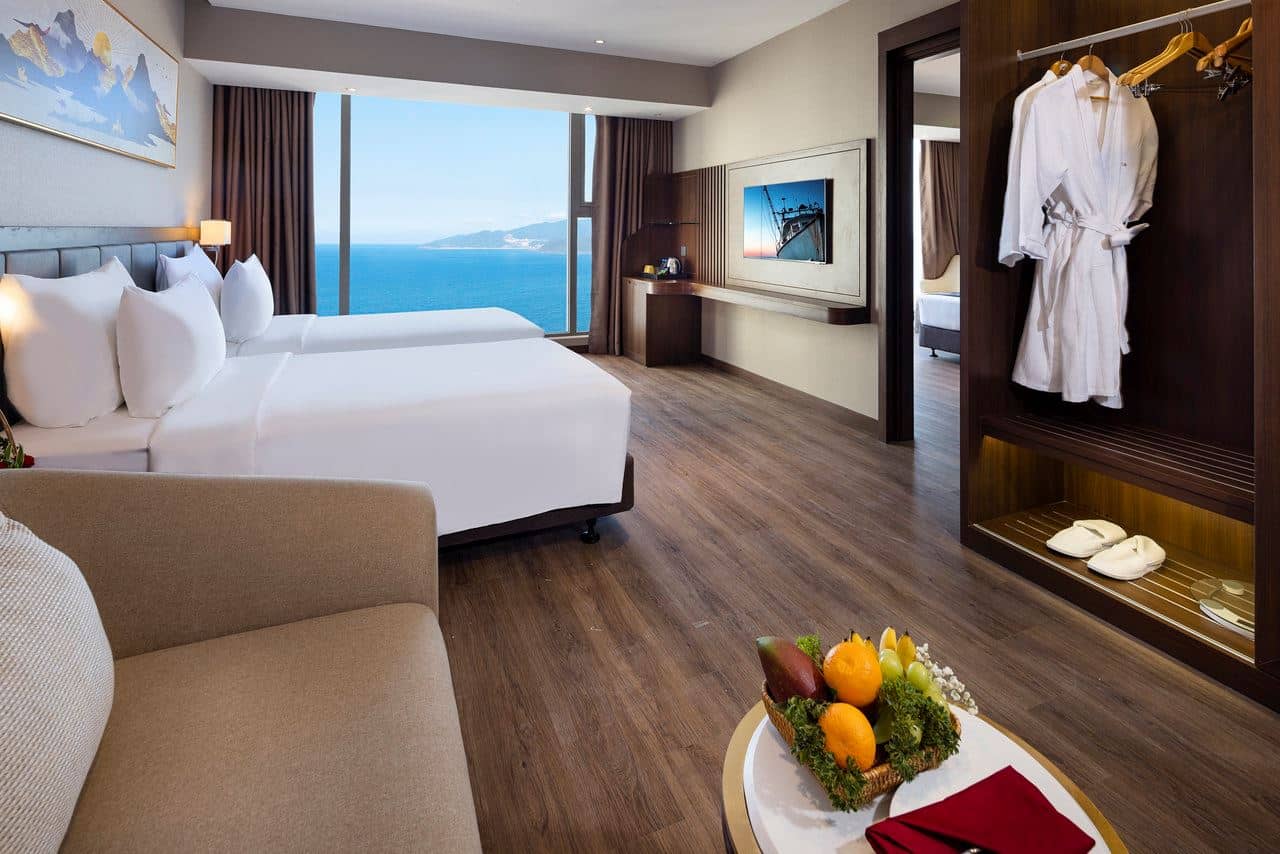 rooms-family-partial-sea-view-with-balcony