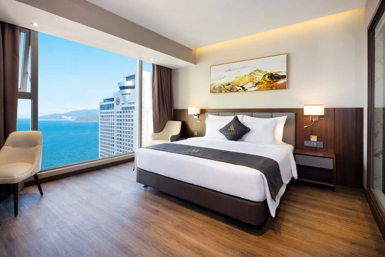rooms-family-partial-sea-view-with-balcony