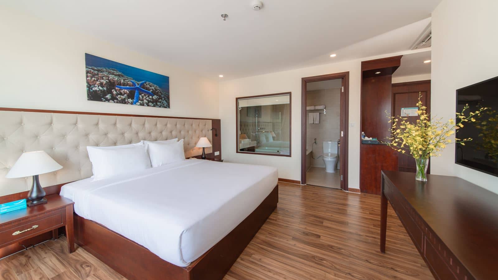 rooms-florida-suite-partial-sea-view