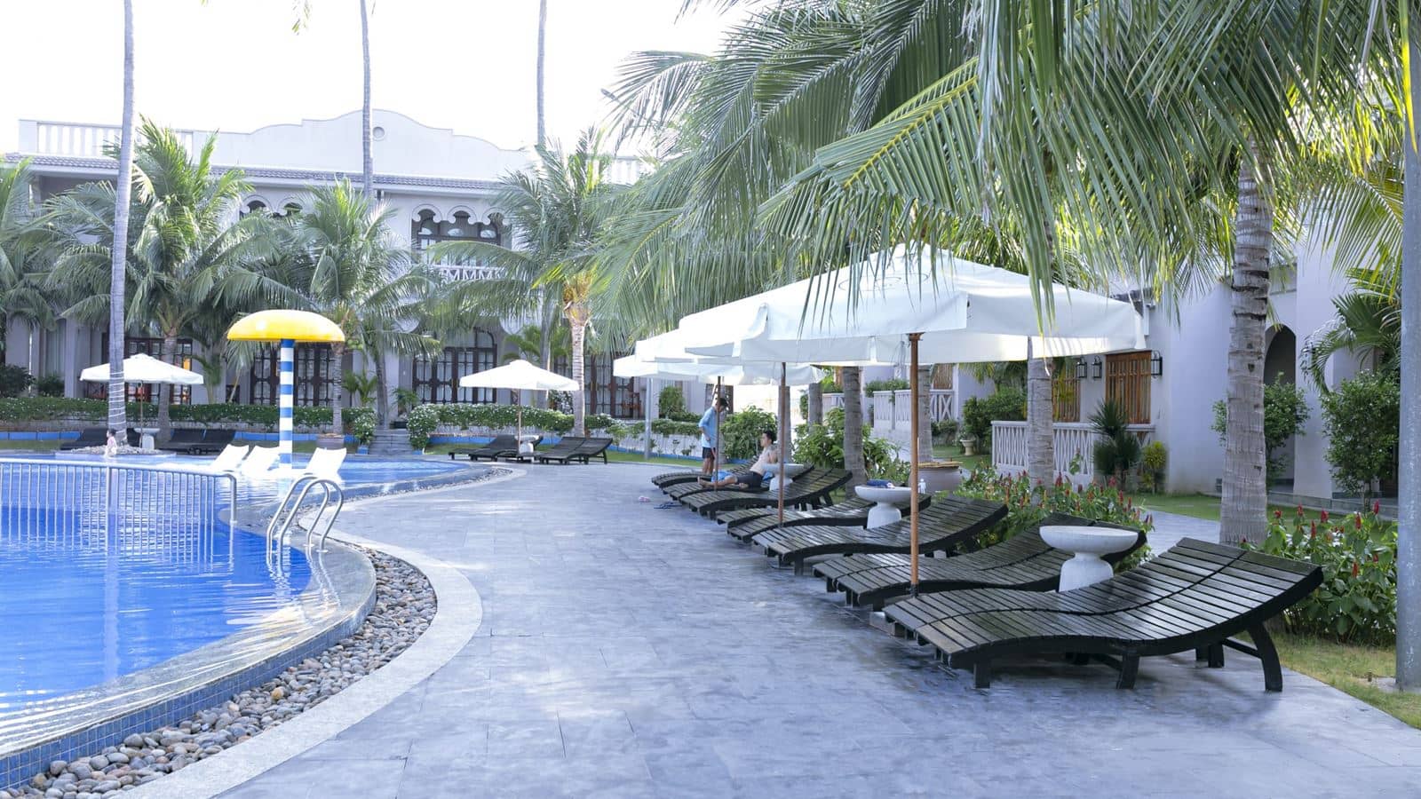 pools-outdoor-pool