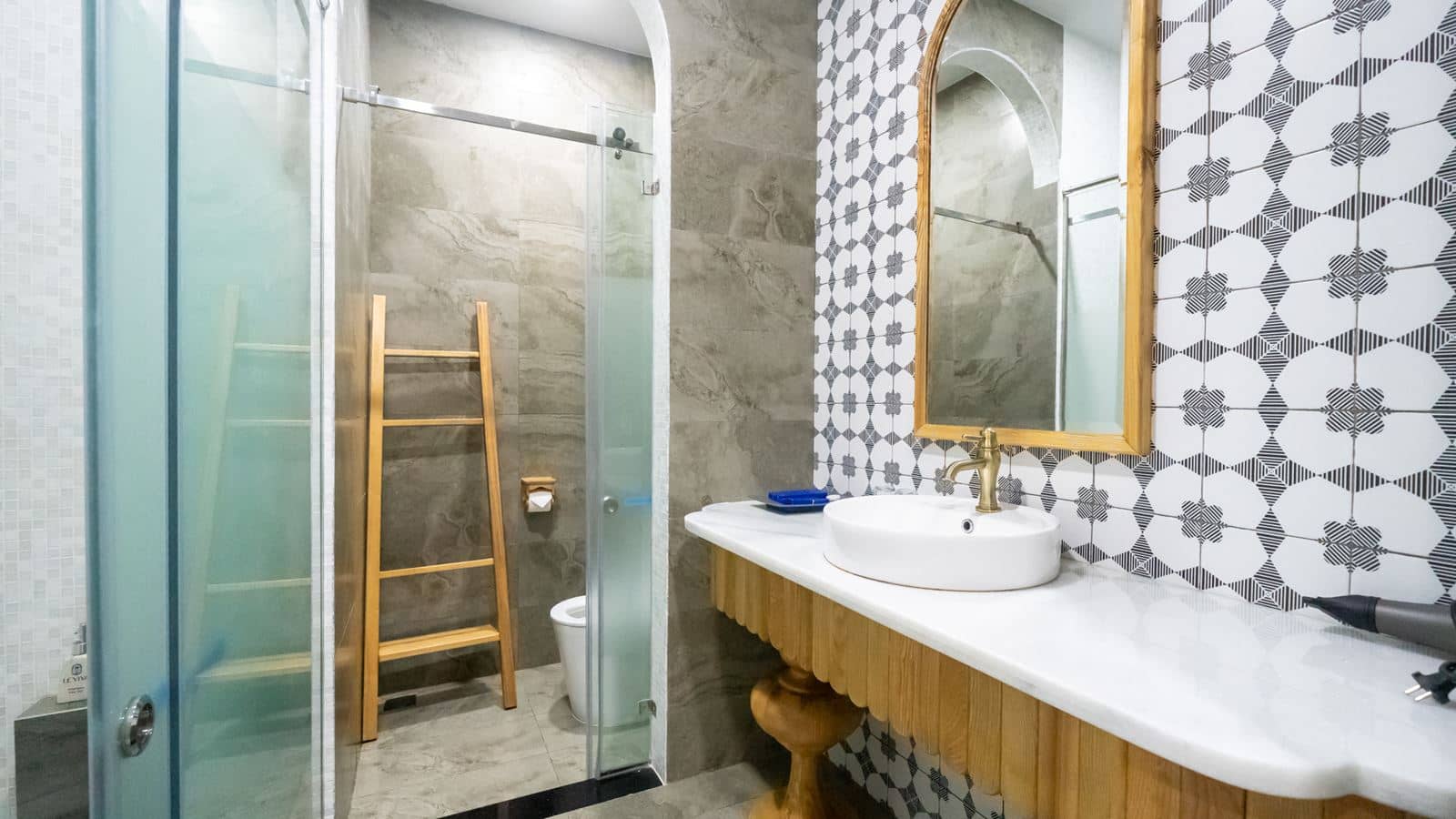 rooms-premium-pool-view-child-without-extra-bed