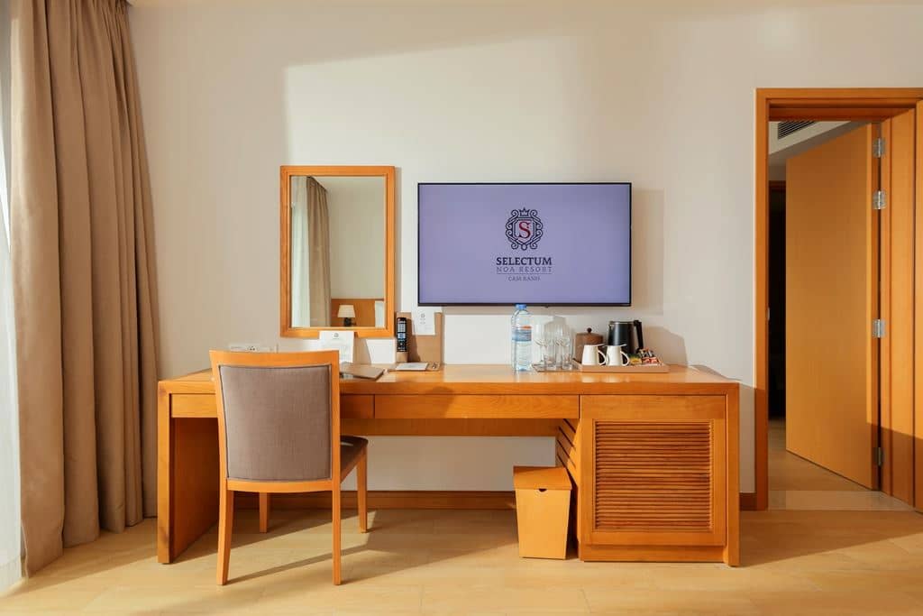 rooms-premier-deluxe-with-balcony