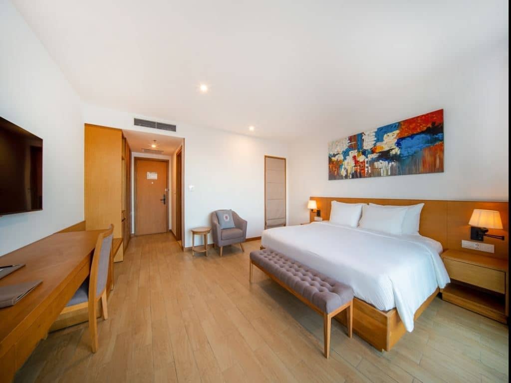 rooms-premier-deluxe-with-balcony-child-without-extra-bed