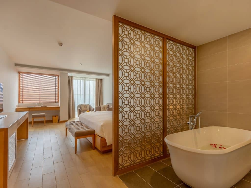 rooms-grand-ocean-view
