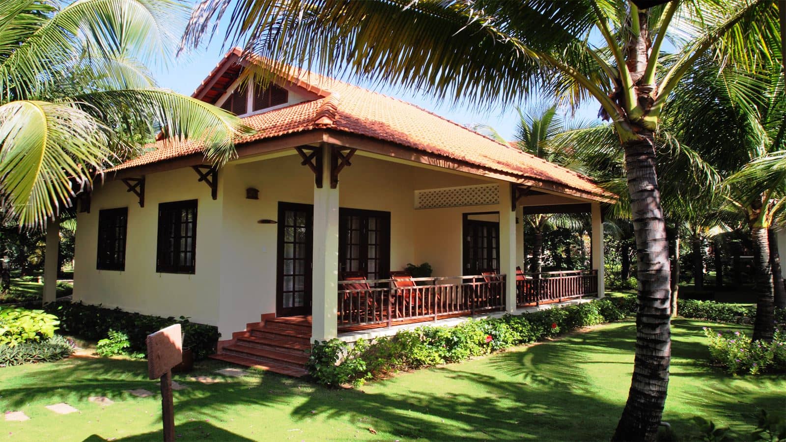 rooms-bungalow-beachfront