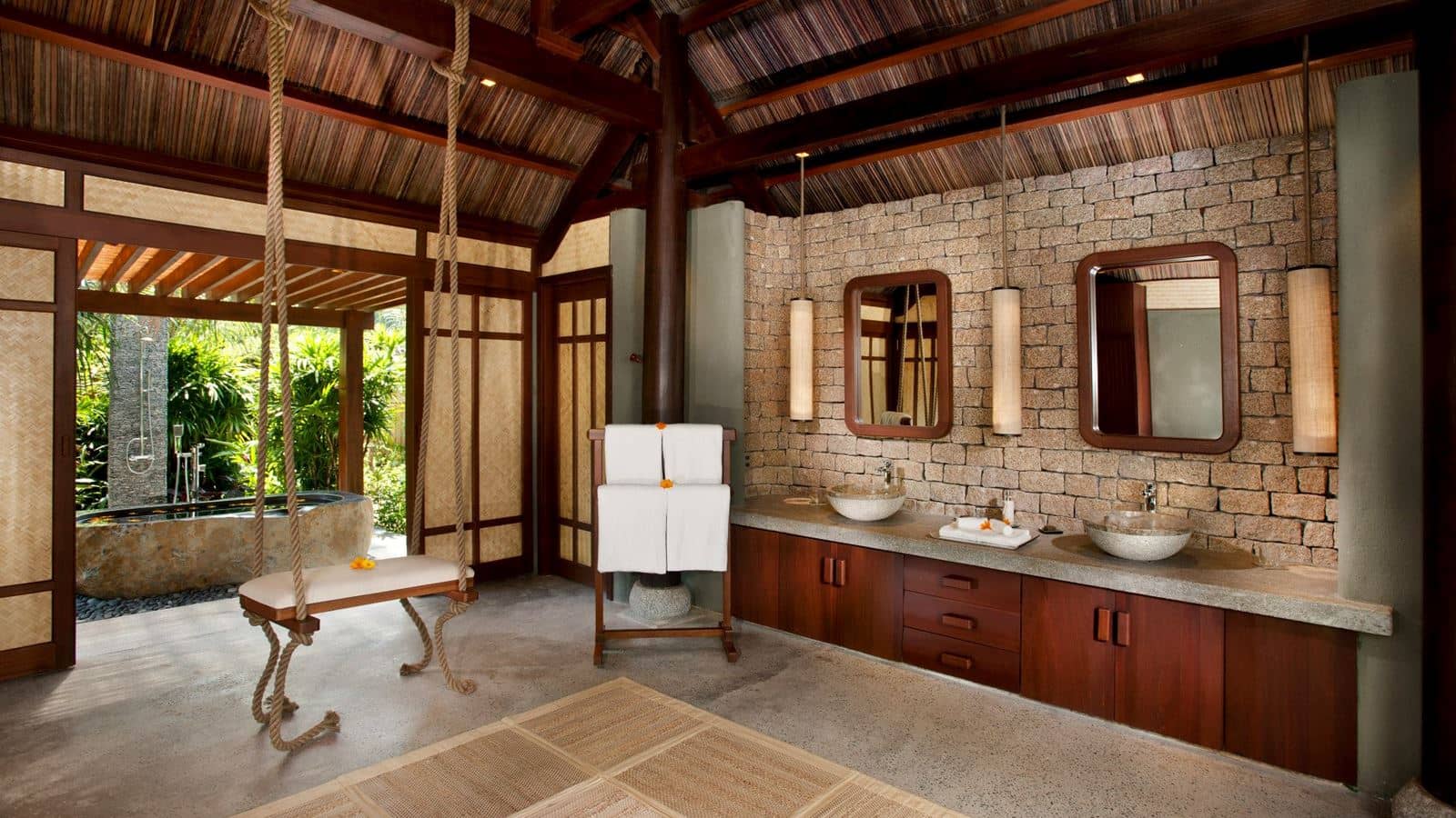 rooms-lagoon-pool-villa