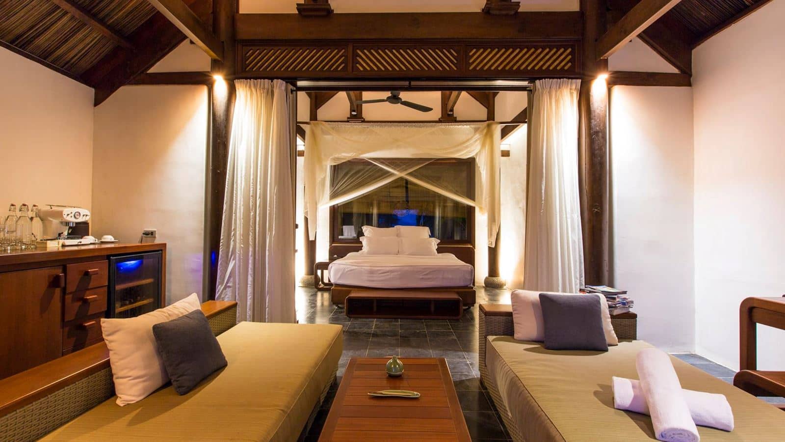 rooms-lagoon-pool-villa-child-without-extra-bed