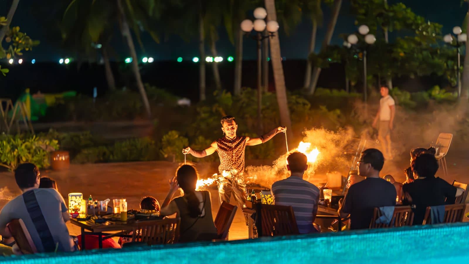 restaurants-sailing-club-beach-club