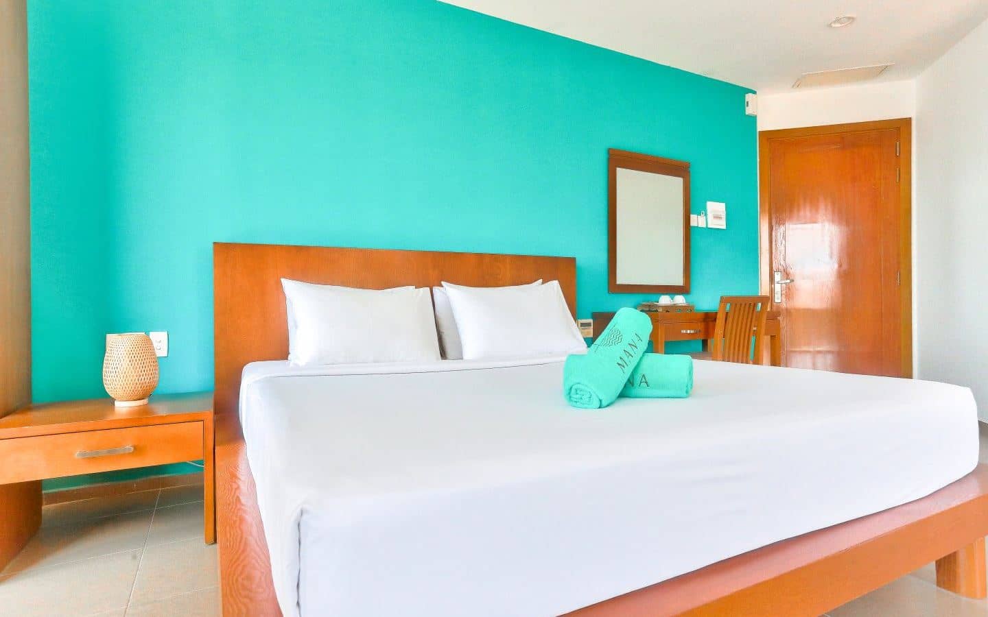 rooms-deluxe-balcony-ocean-view