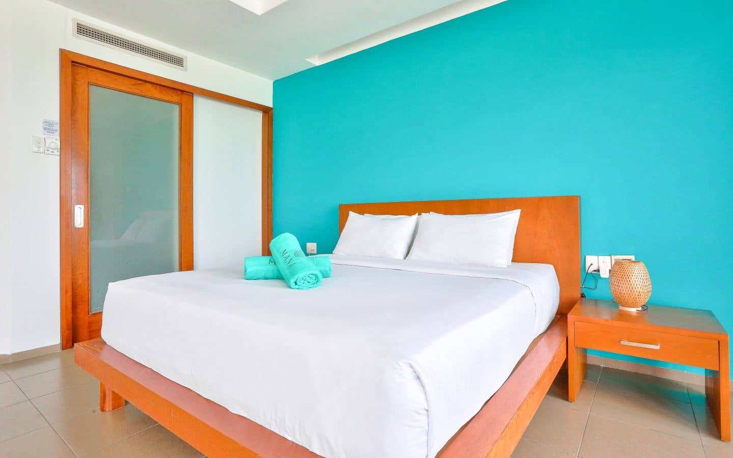rooms-beachfront-suite-with-balcony