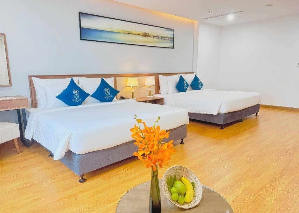 rooms-family-city-view