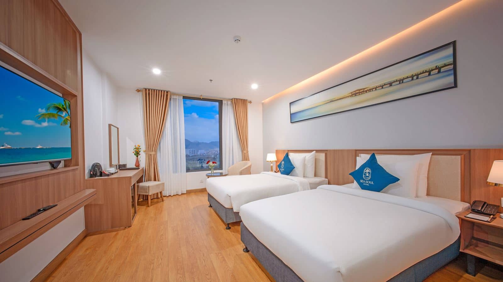 rooms-deluxe-city-view