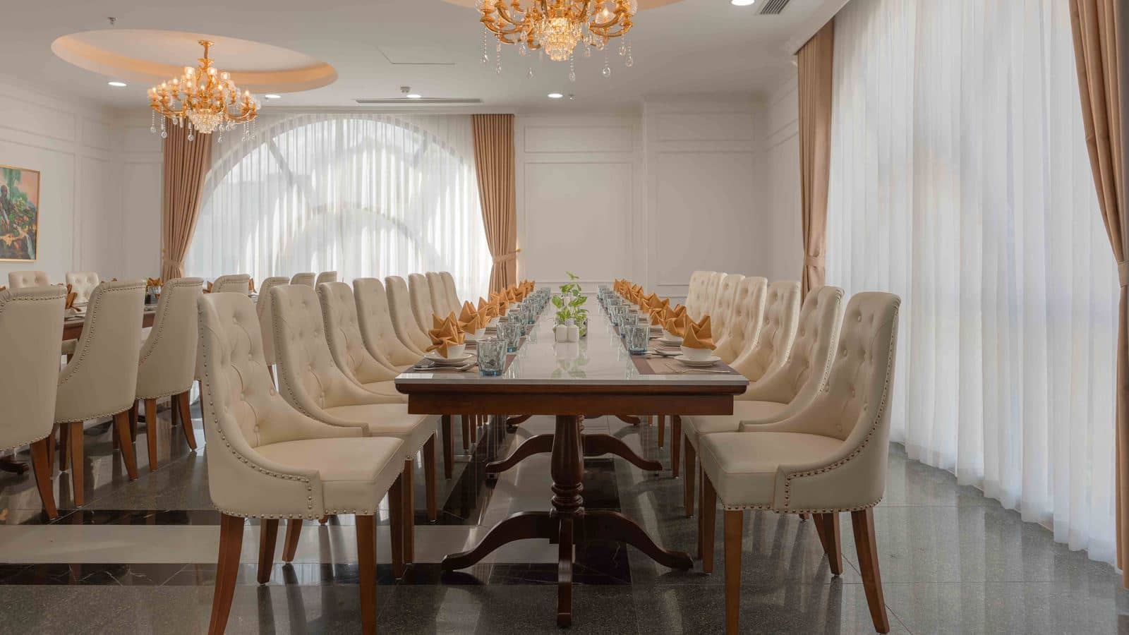 restaurants-restaurant