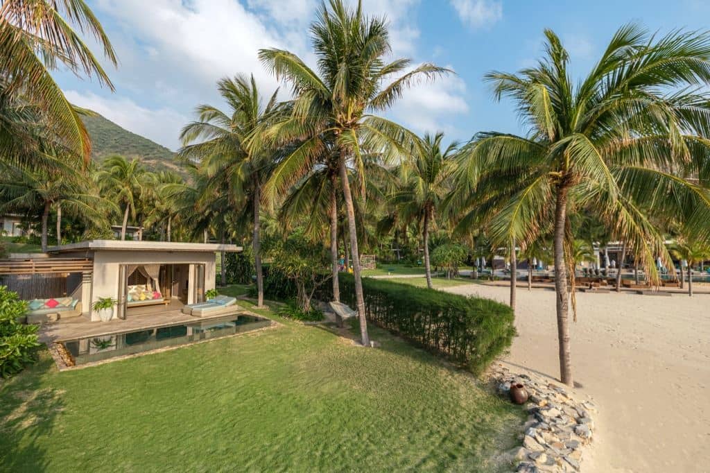 rooms-beachfront-villa