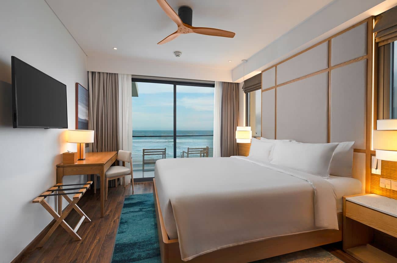 rooms-3bedroom-beach-front-pool-villa