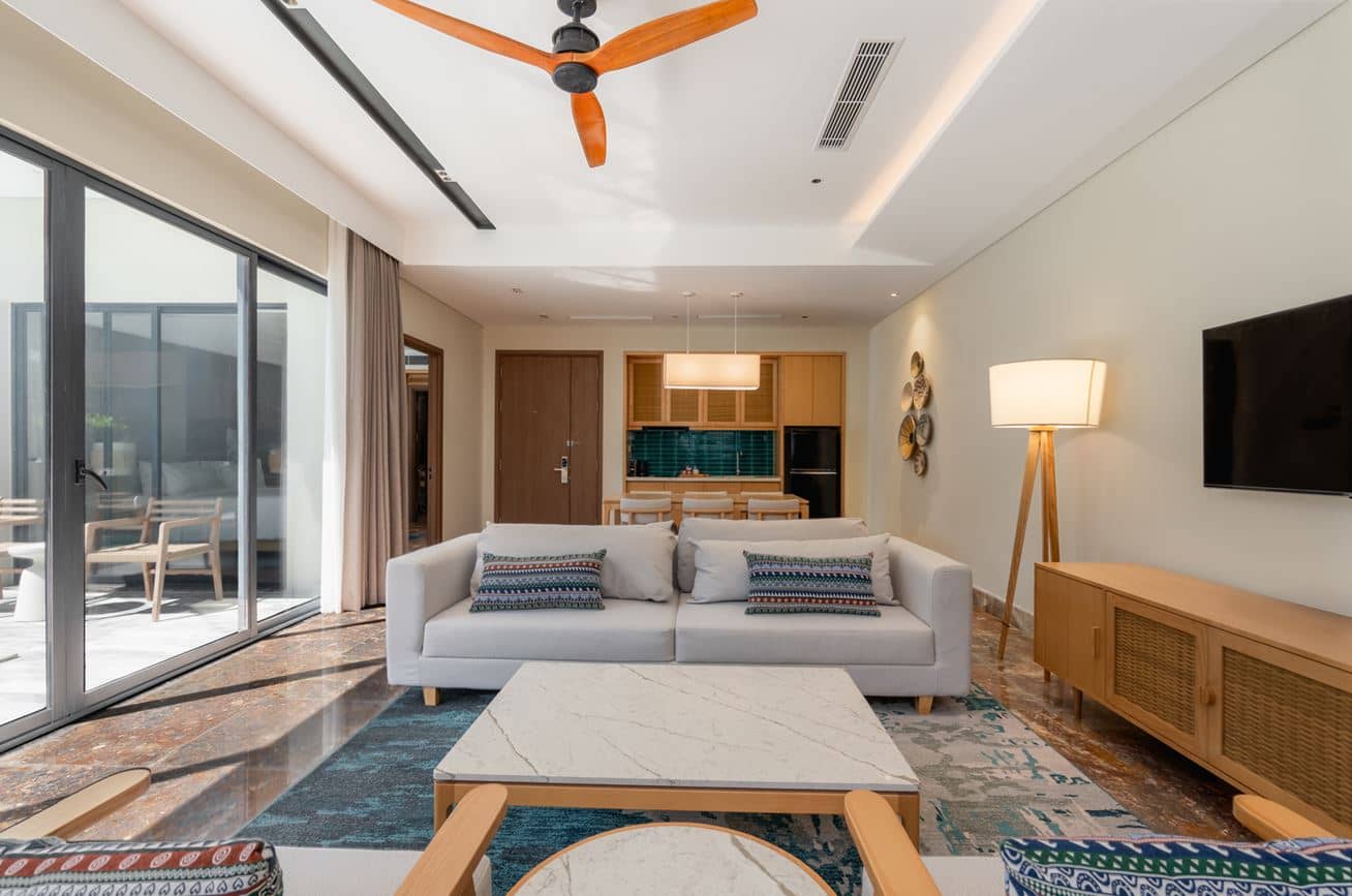 rooms-3bedroom-beach-front-pool-villa