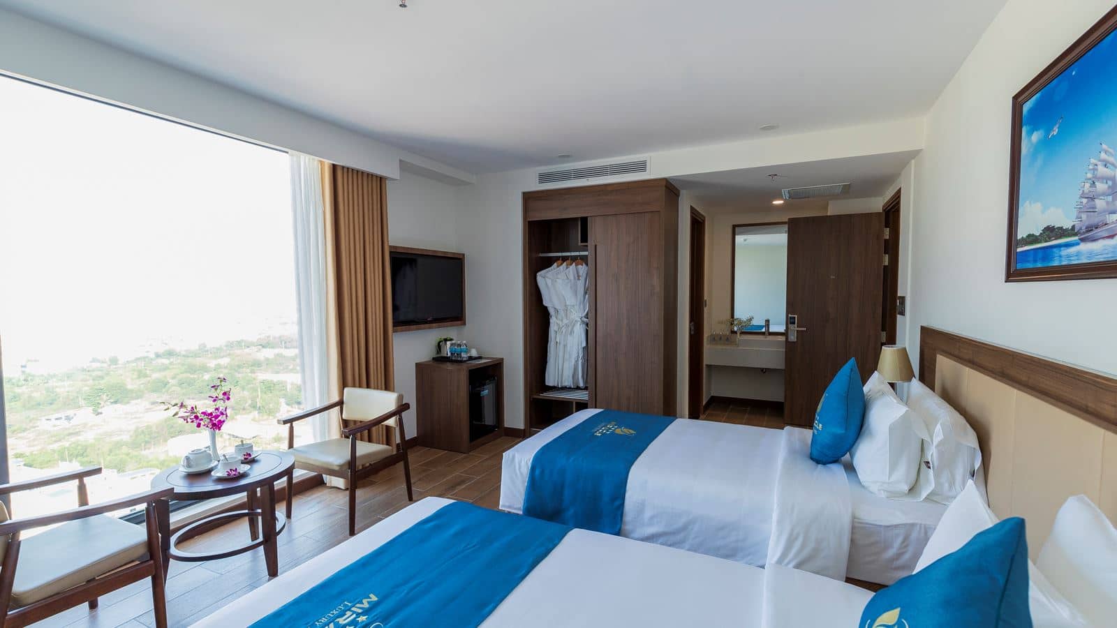 rooms-superior-room