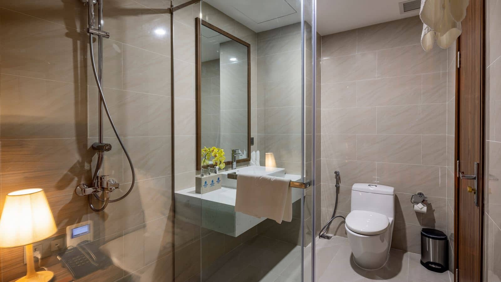 rooms-deluxe-room
