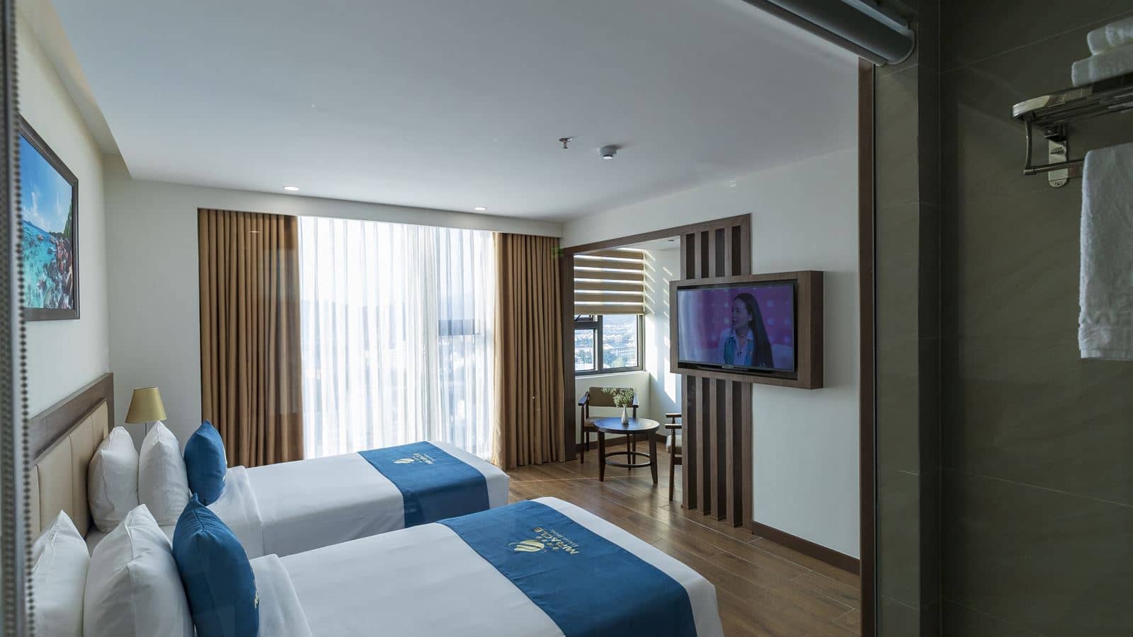 rooms-deluxe-room