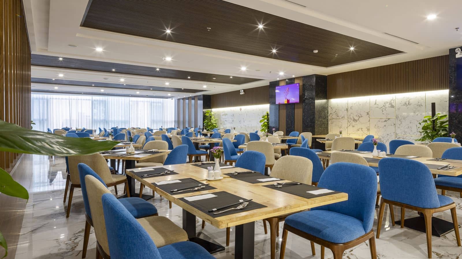restaurants-miracle-luxury-restaurant