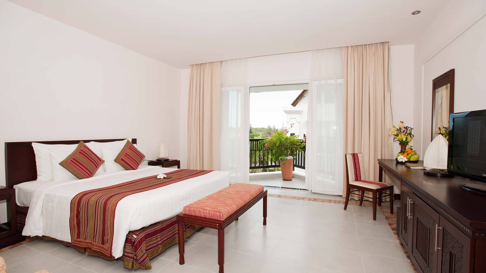 rooms-superior-garden-view-balcony-child-without-extra-bed