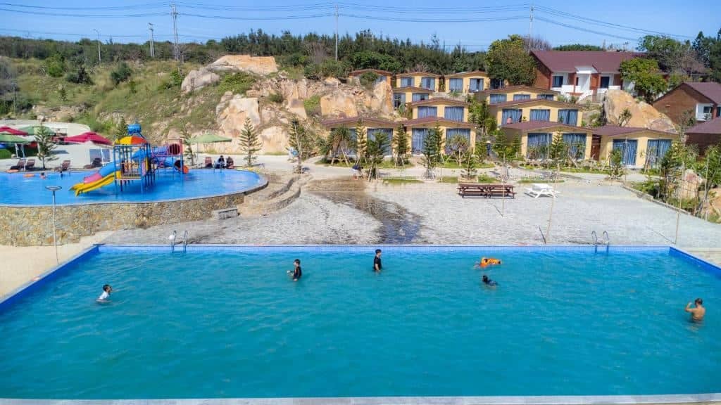 pools-outdoor-pool