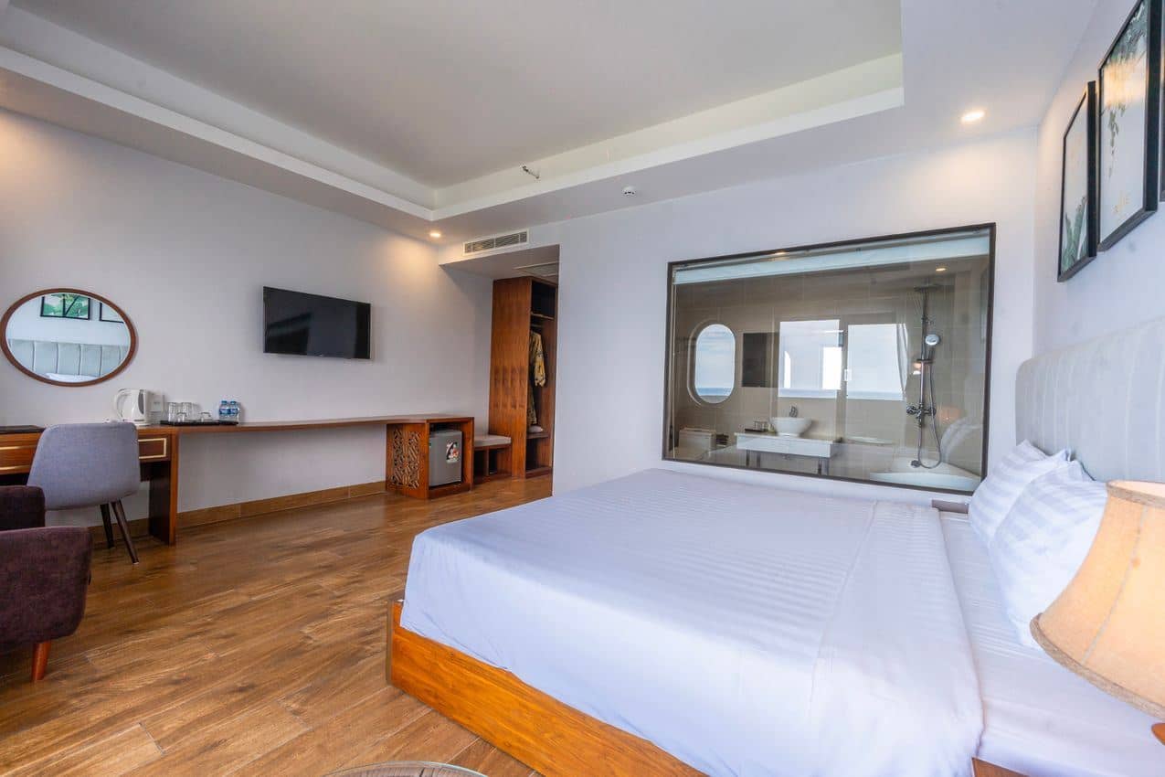rooms-suite-oceanfront