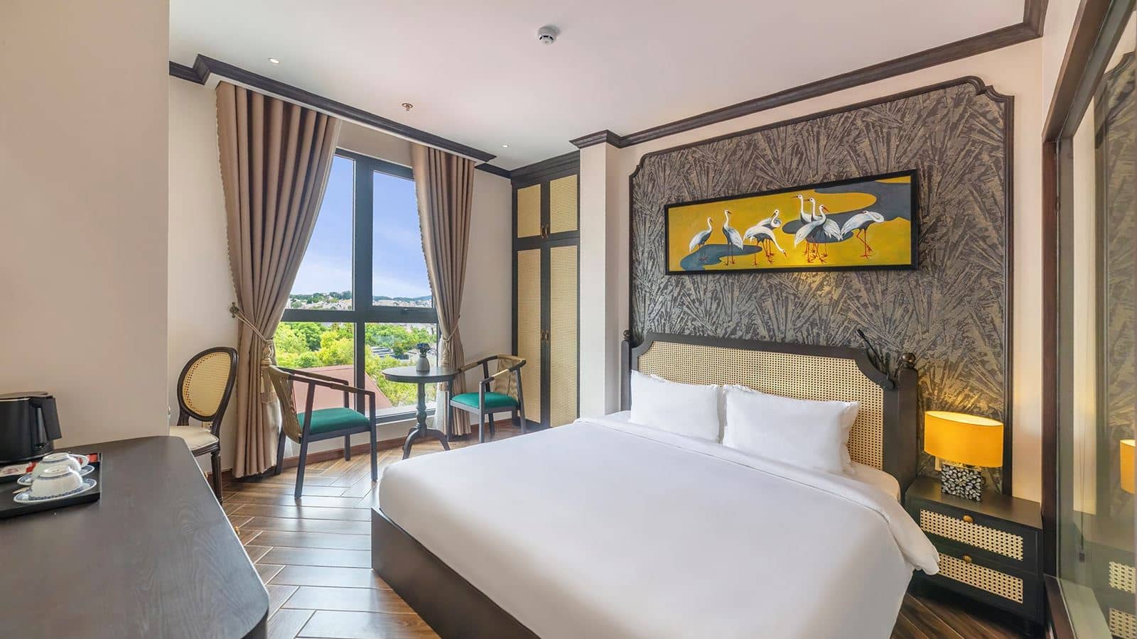 rooms-deluxe-room