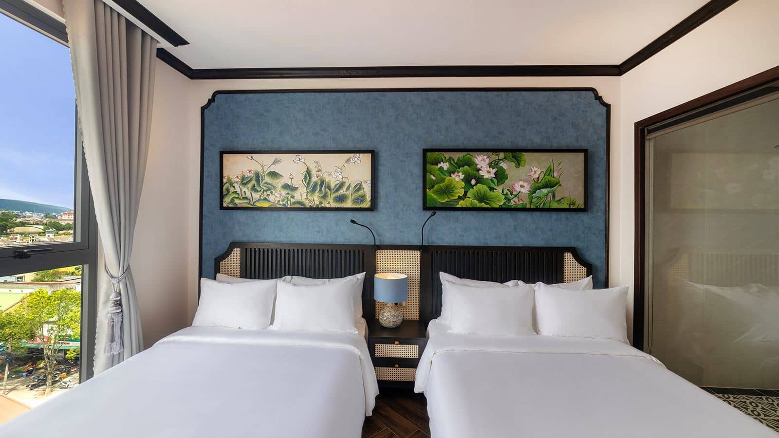 rooms-deluxe-room