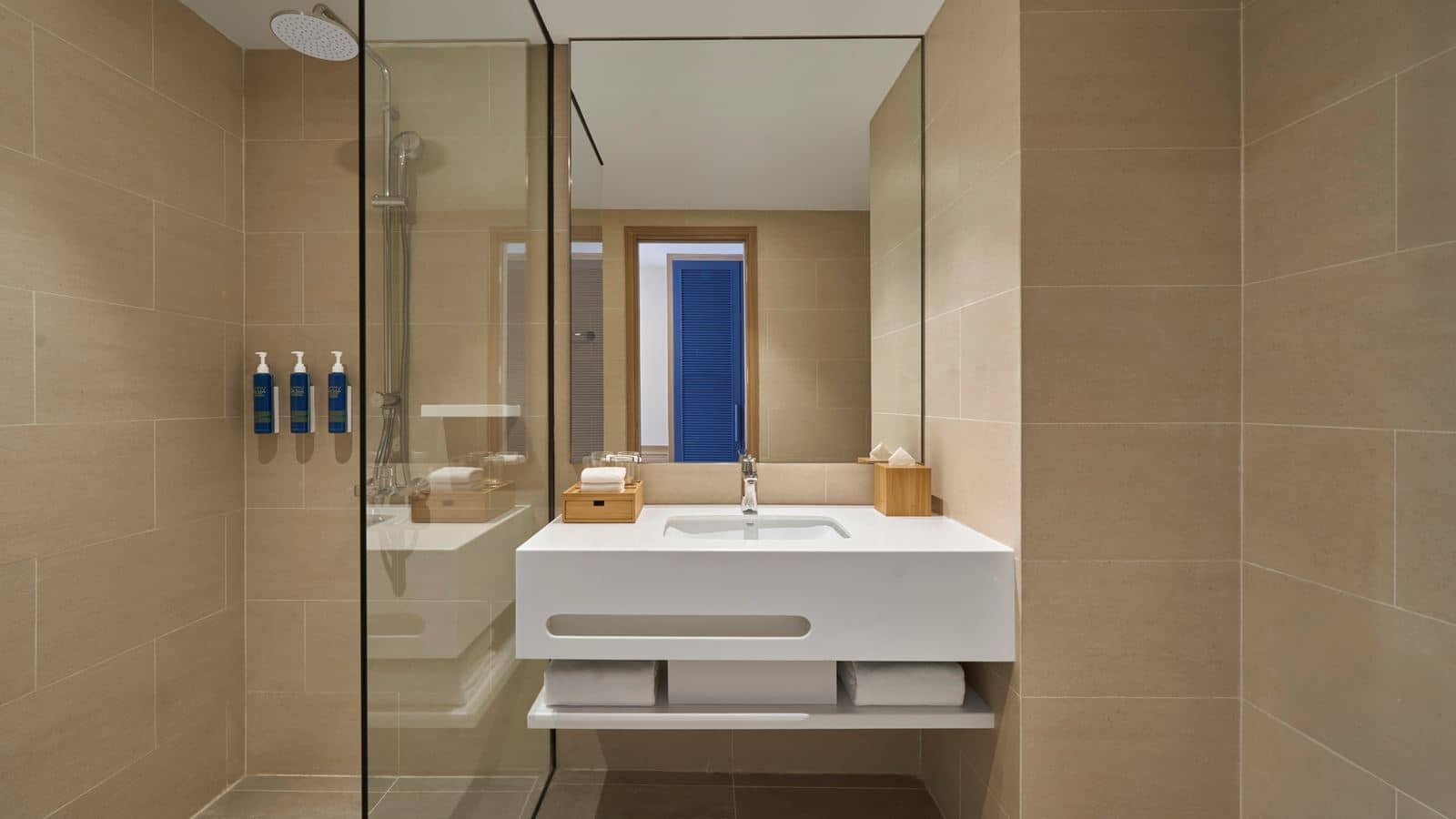 rooms-deluxe-kingtwin-room-with-balcony-child-without-extra-bed